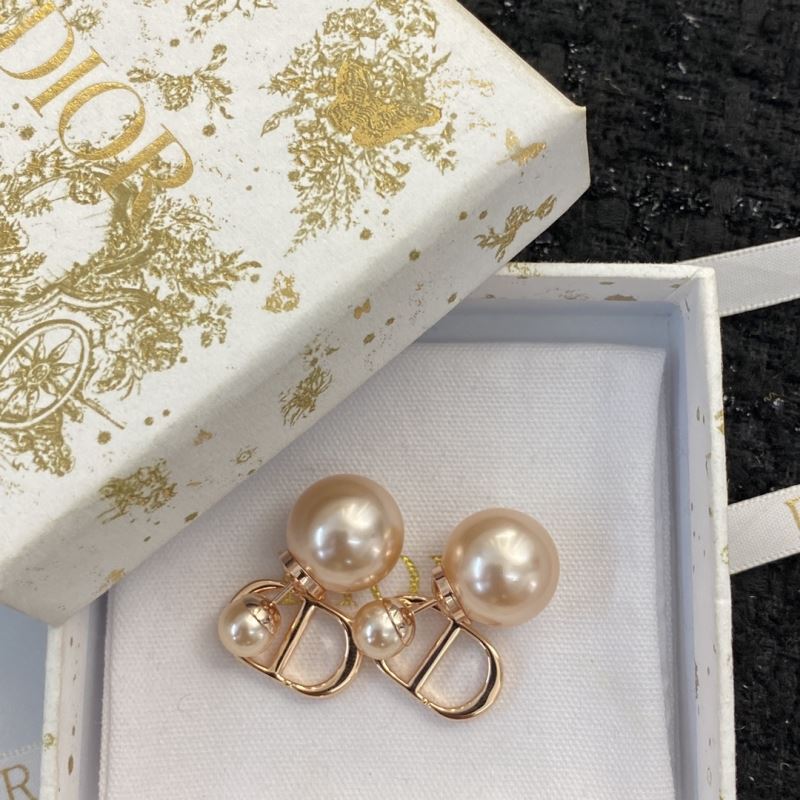 chr1st1an D10r earrings